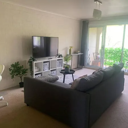 Plush 2 Bedroom Apartment Kingston Exterior photo