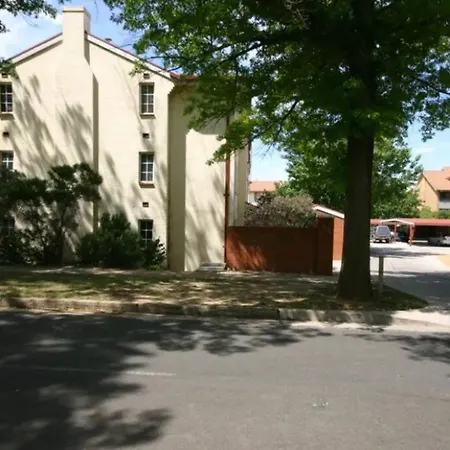 Plush 2 Bedroom Apartment Kingston Exterior photo