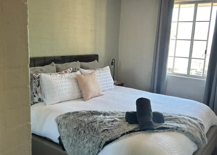 Plush 2 Bedroom Apartment Kingston